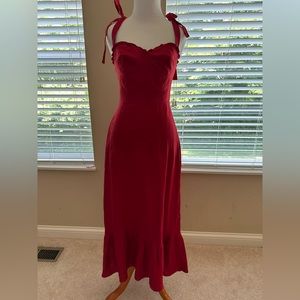 Like new never worn Reformation Nikita dress in 100% linen red size 2